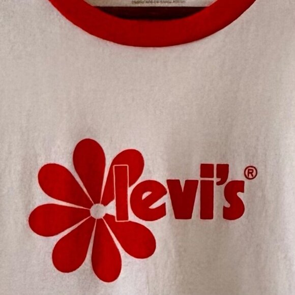 Levi's| Fun Floral Women's White/Red Graphic Short Sleeve Tee Sz L Spring/Summer - Picture 3 of 5